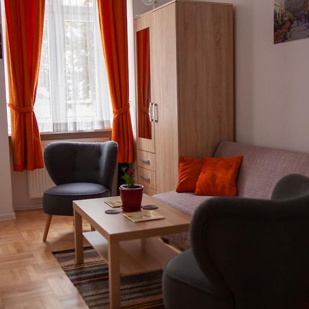 Lukas Guest Rooms Krakow Exterior photo