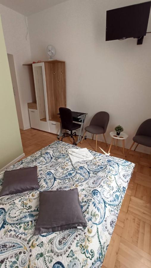 Lukas Guest Rooms Krakow Exterior photo